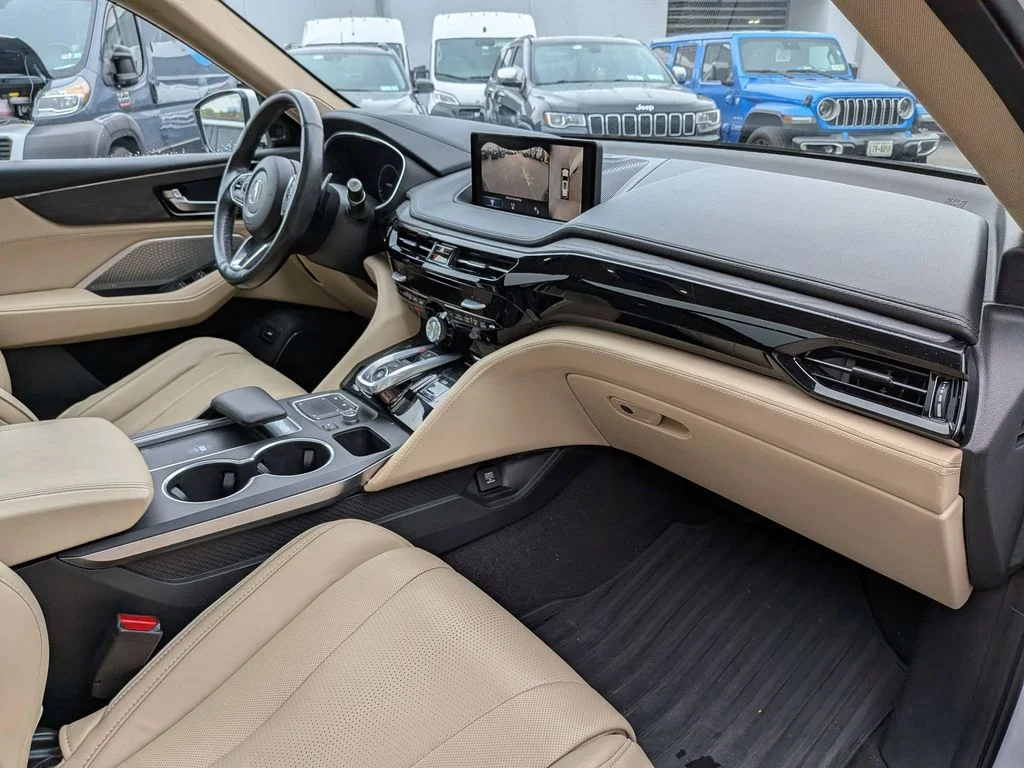 Used 2023  Acura Advance image 33