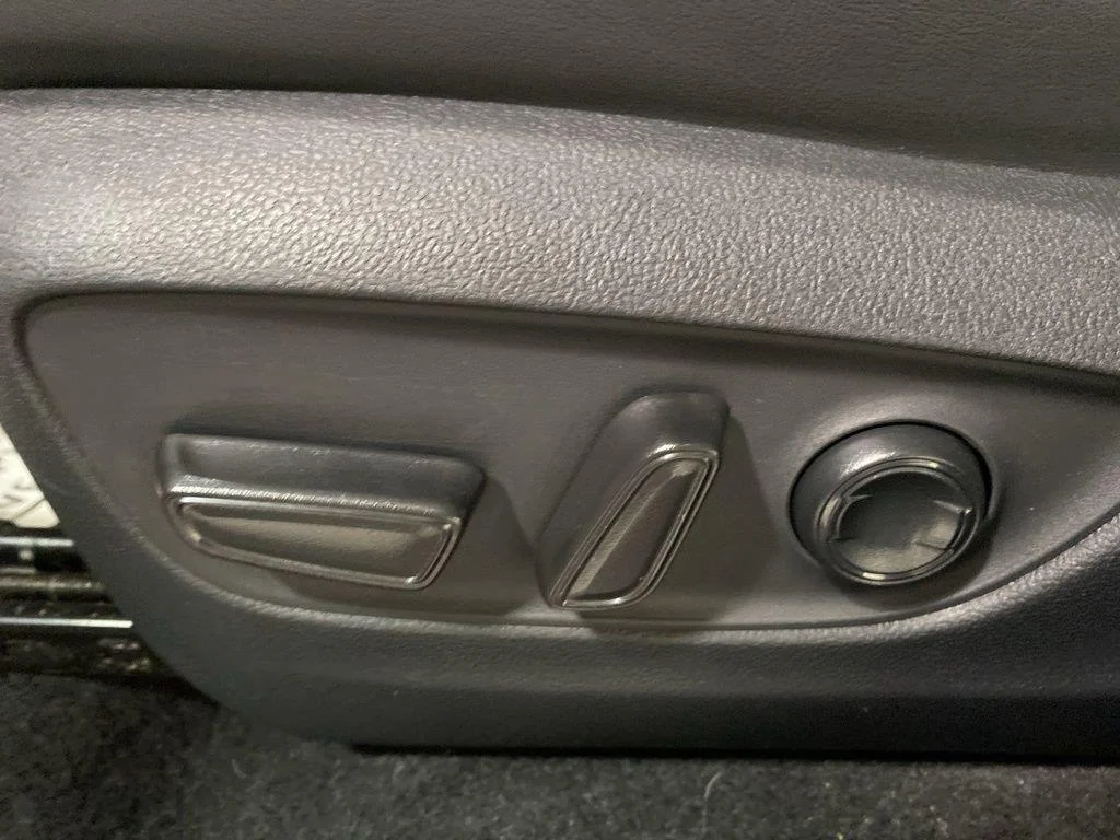 Used 2023 Pearl Toyota Limited image 18