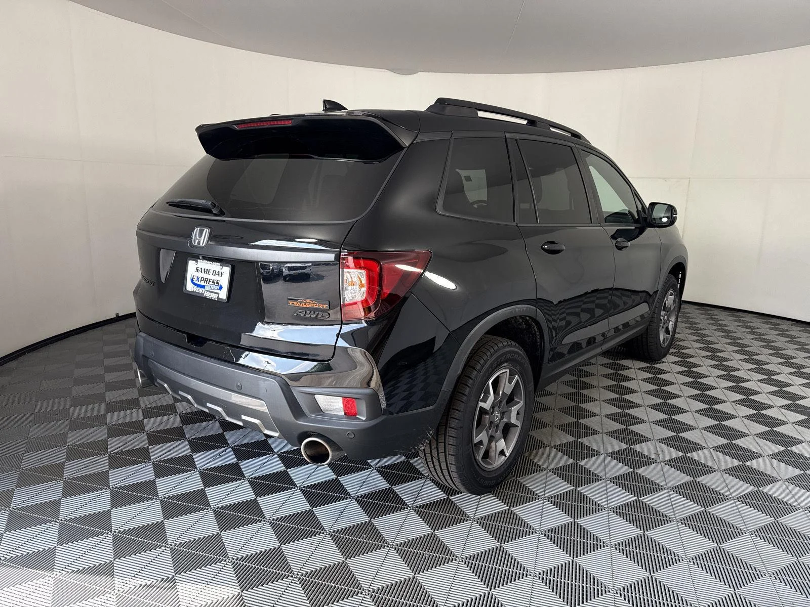 Used 2022 Crystal Black Pearl Honda TrailSport image 9