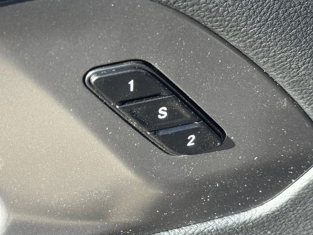 New 2026 Diamond Black Crystal Pearl-Coat Exterior Paint Chrysler Select image 17