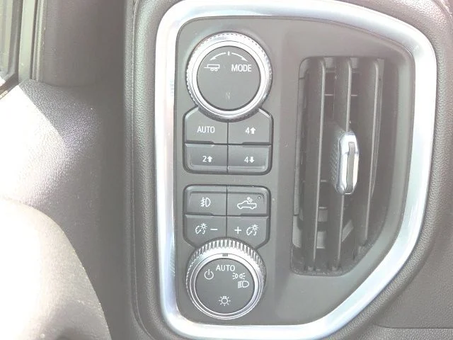 Used 2022 White GMC Elevation image 24