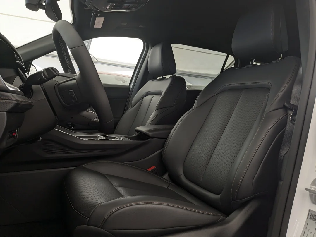New 2026 White Jeep Limited - - 4x4 - Panoramic Sunroof - Power Liftgate - Leather Seats - Remote Start & More! image 15