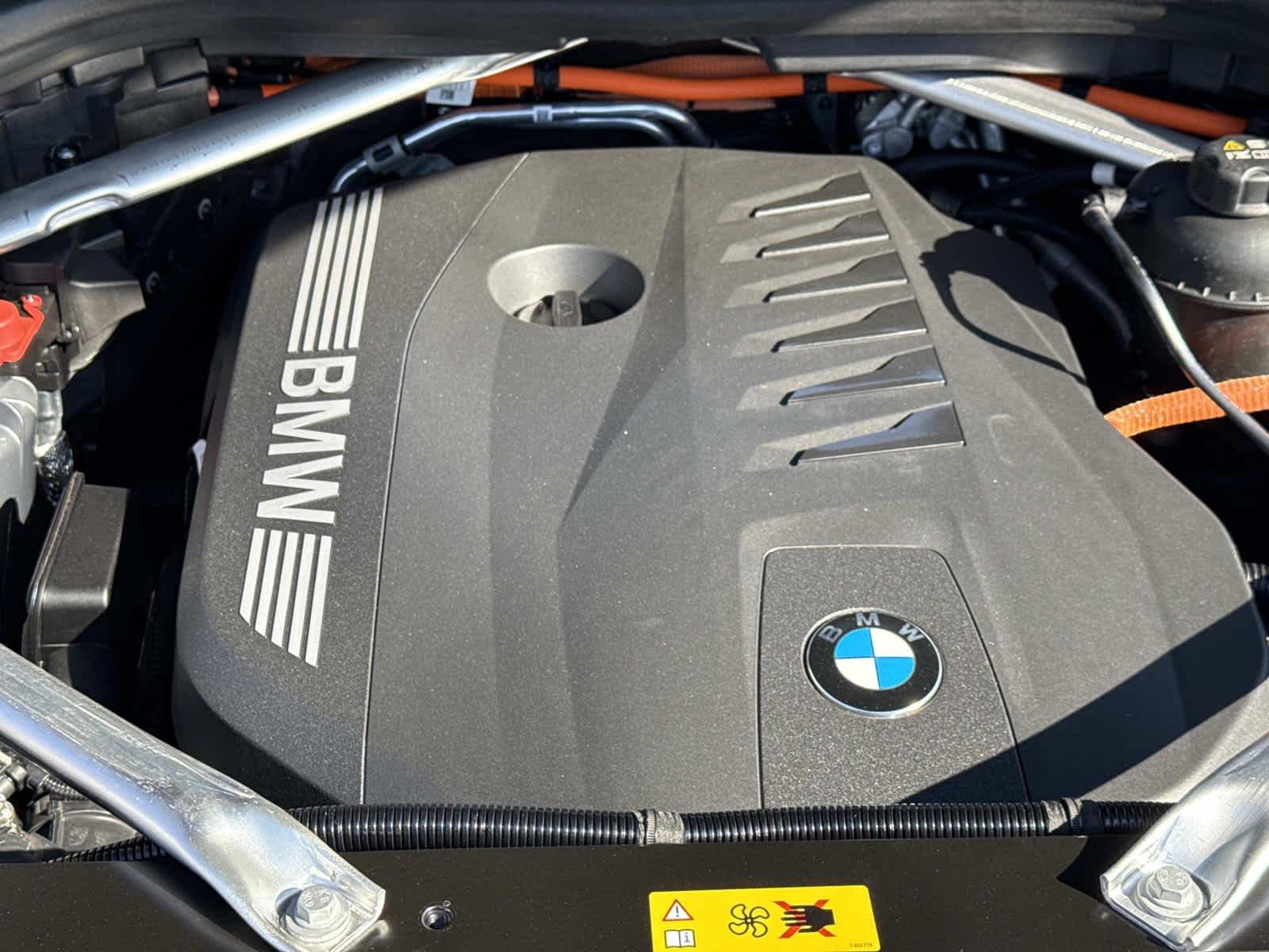 New 2026 Skyscraper Grey Metallic BMW xDrive50e image 13