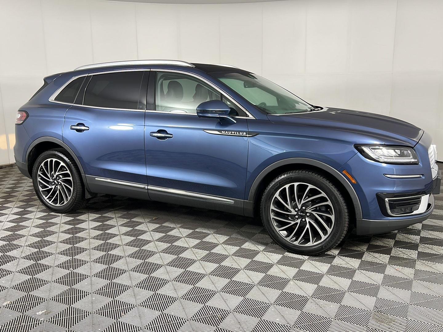Used 2019 Blue Diamond Lincoln Reserve image 3