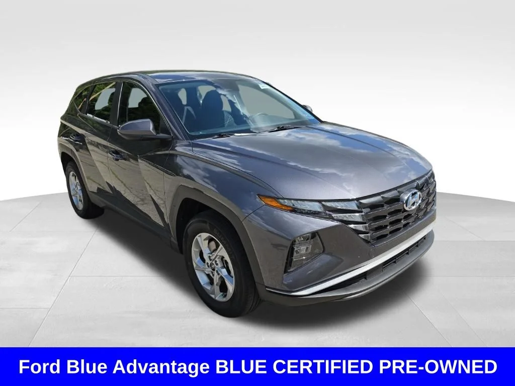 Used 2022 Gray Hyundai SE image 2