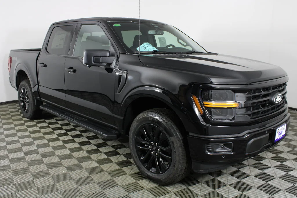 New 2026 Agate Black Metallic Ford XLT image 1