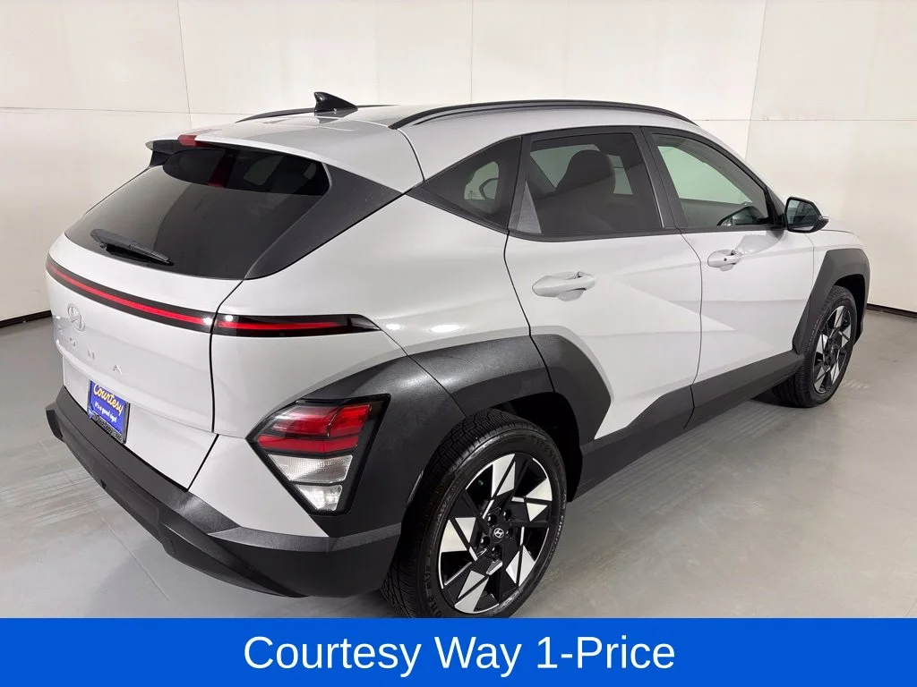 Used 2025 Gray Hyundai SEL image 11