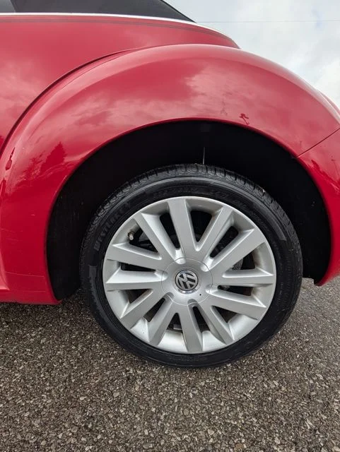 Used 2008 Red Volkswagen SE image 18