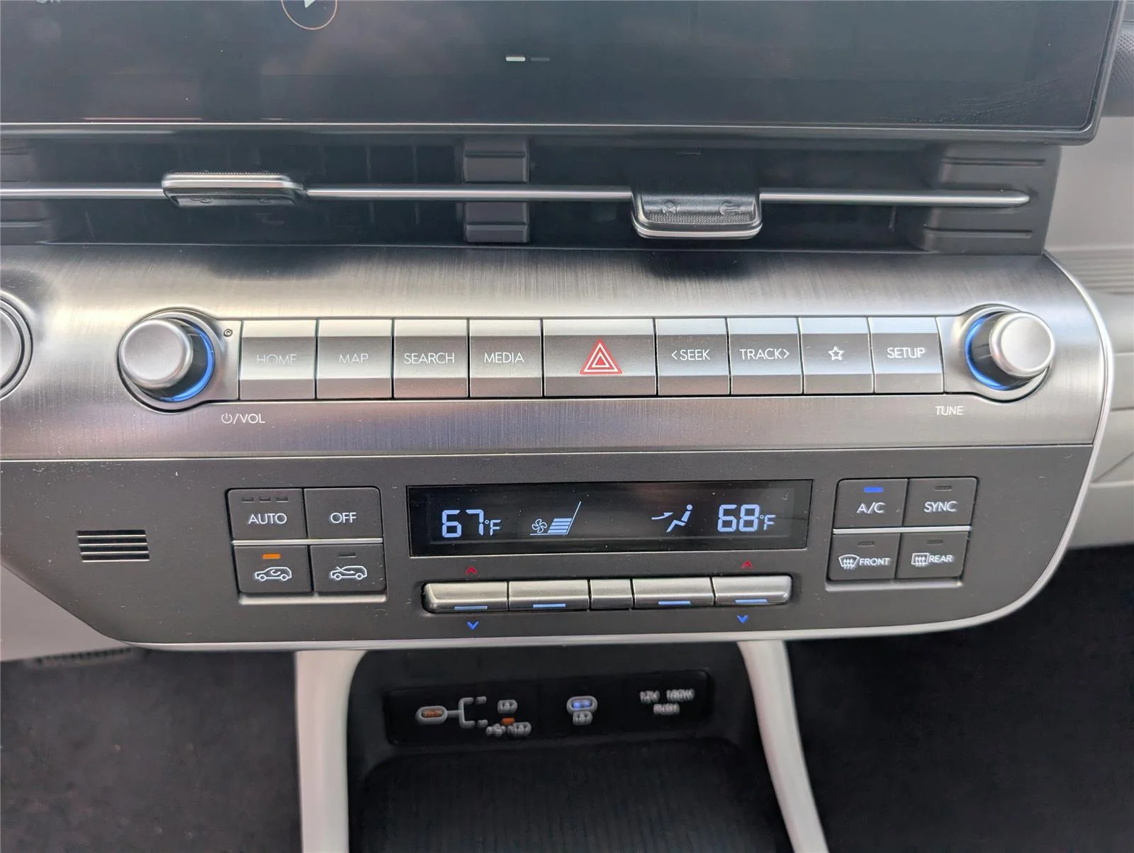 Used 2025 Atlas White Hyundai SEL image 16