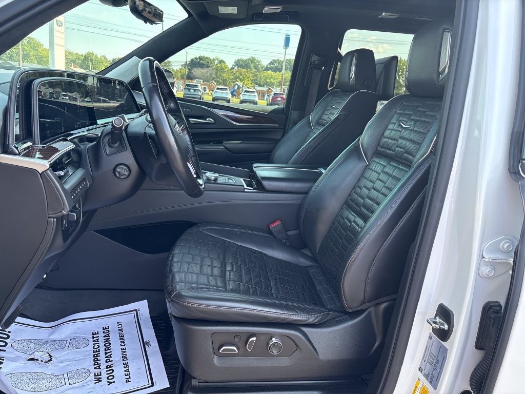 Used 2022 White Cadillac Sport Platinum image 15