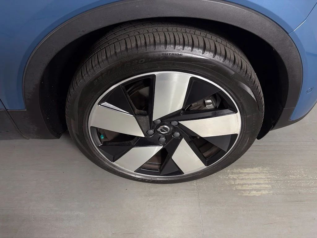 Used 2023 Blue Volvo Ultimate image 10