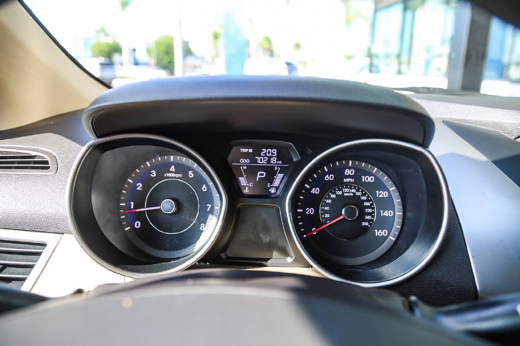 Used 2011 Desert Bronze Metallic Hyundai GLS image 24