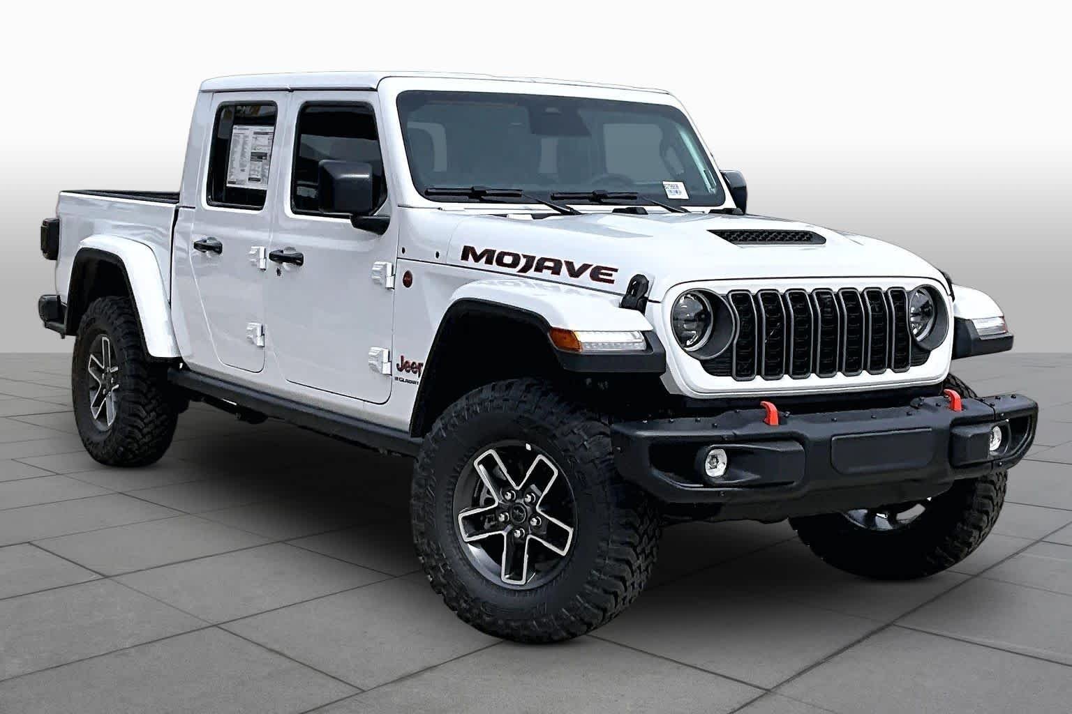 New 2026 Bright White Clear-Coat Exterior Paint Jeep Mojave X image 3