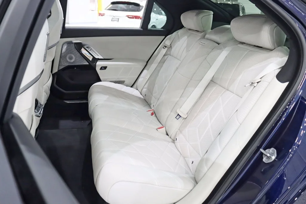 Used 2023 Blue BMW 760i xDrive image 31