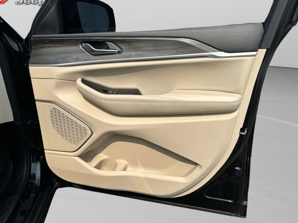 Used 2026 Black Jeep Limited image 38