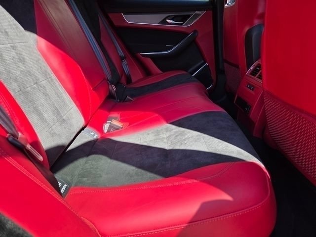 2022 Jaguar F-Pace SVR - Photo 29
