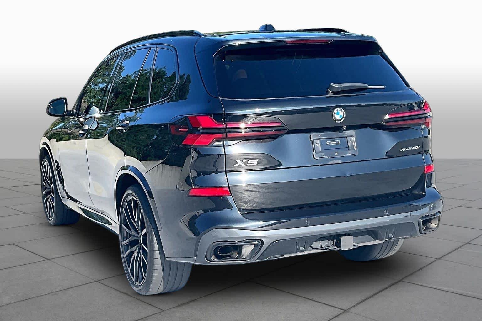 Used 2024 Black Sapphire Metallic BMW xDrive40i image 12