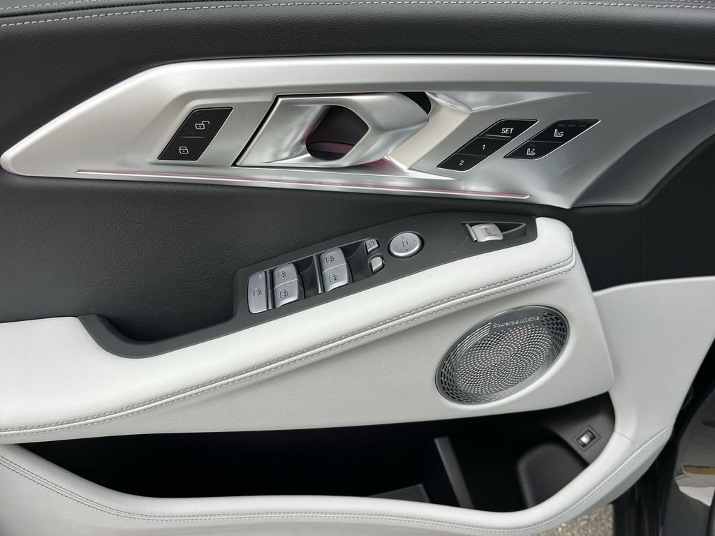 2026 BMW XM Base - Photo 13