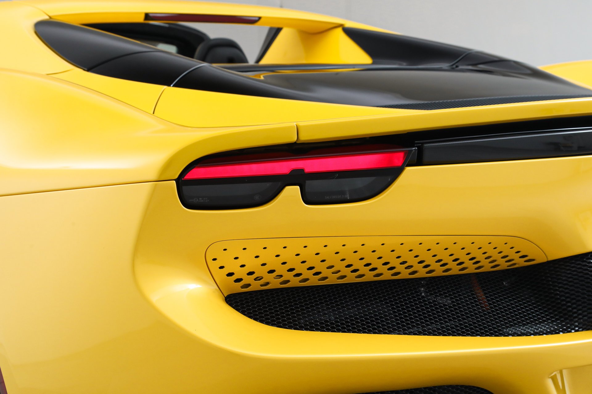 2024 Ferrari 296 Base - Photo 18