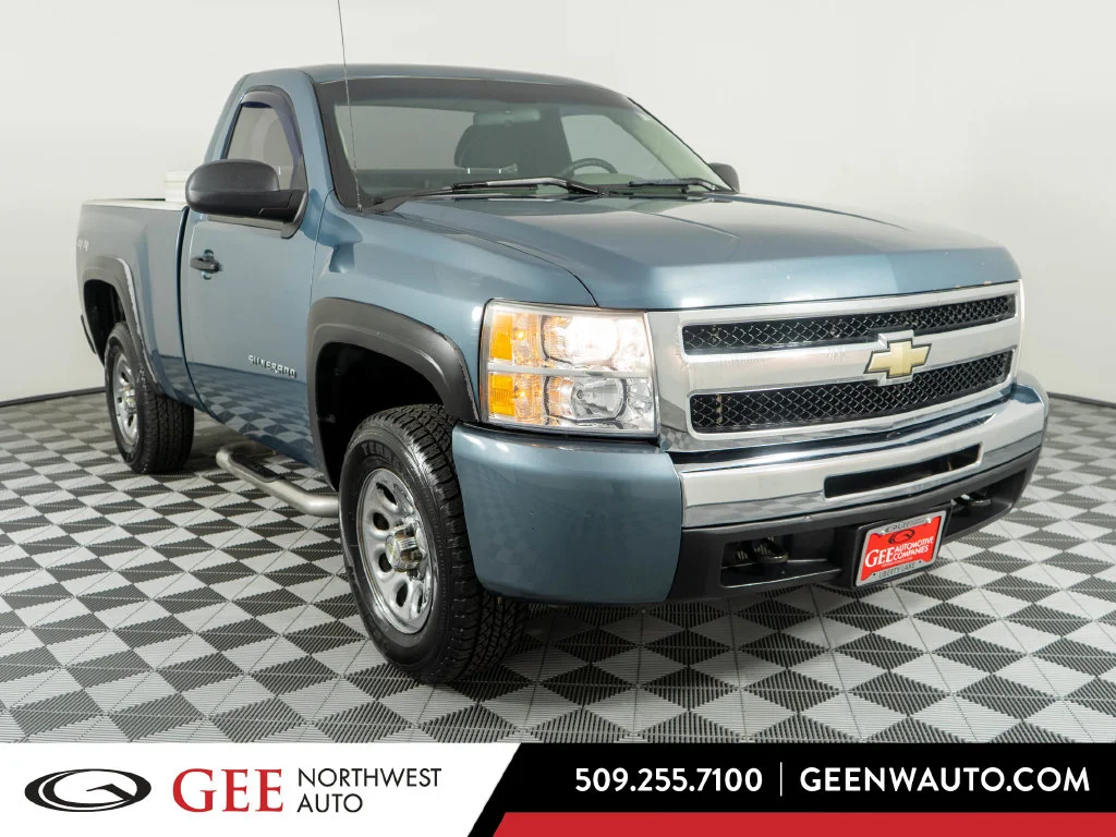 Used 2011 Blue Chevrolet LS image 1
