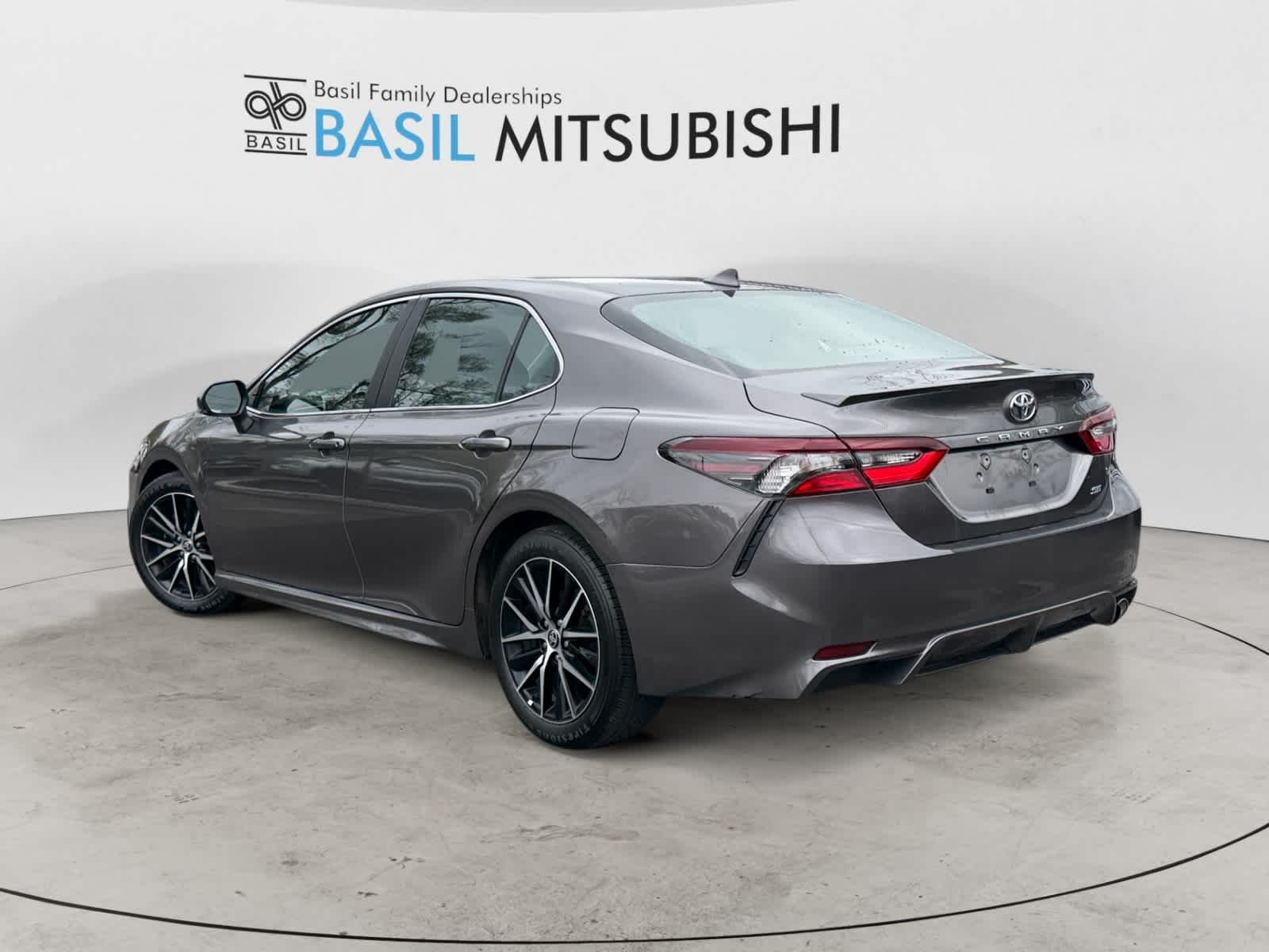 Used 2023 Predawn Gray Mica Toyota SE image 3