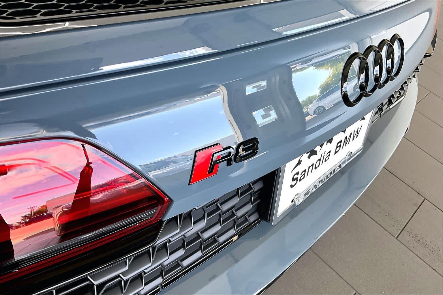Used 2020 Kemora Gray Metallic Audi V10 performance image 26