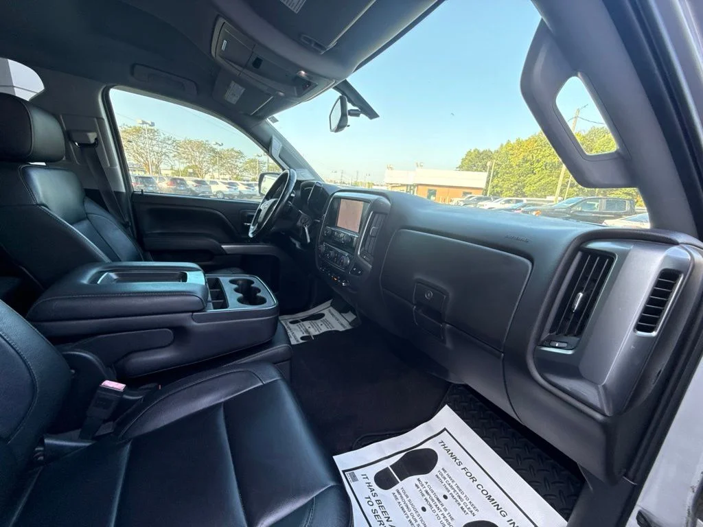 Used 2015 Silver Chevrolet LT image 37