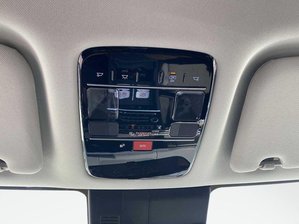 New 2026 White Hyundai SE FWD image 25