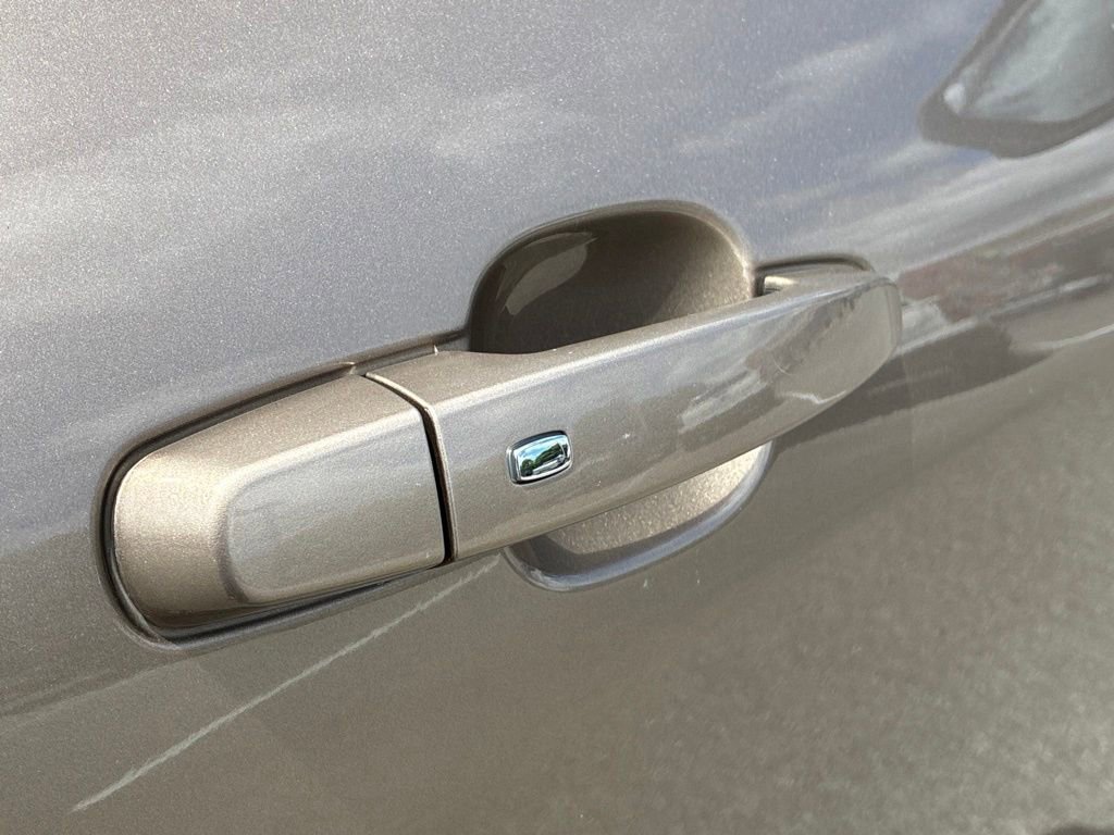 Used 2018 SANDY RIDGE METALLIC Chevrolet LT image 34
