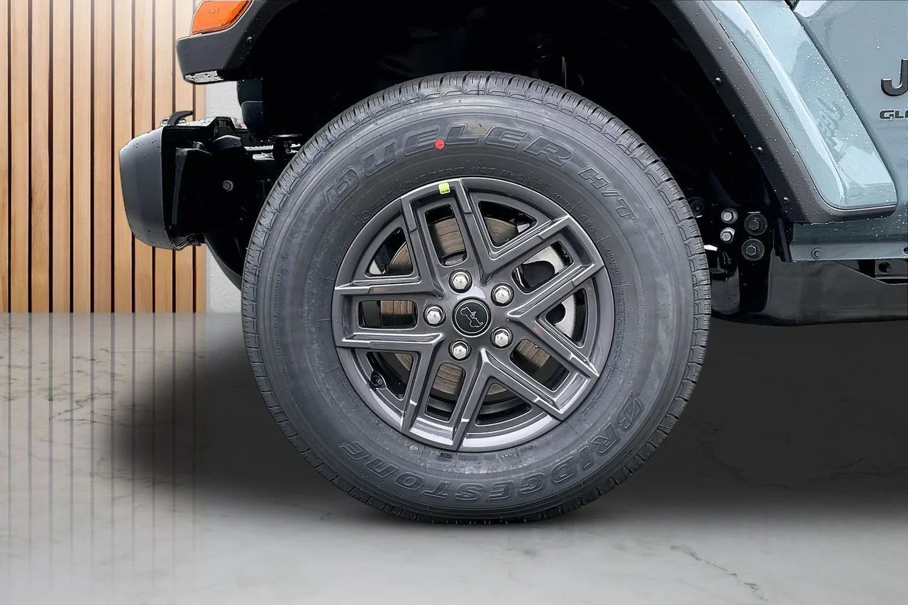 New 2026 Anvil Clear-Coat Exterior Paint Jeep Sport S image 30