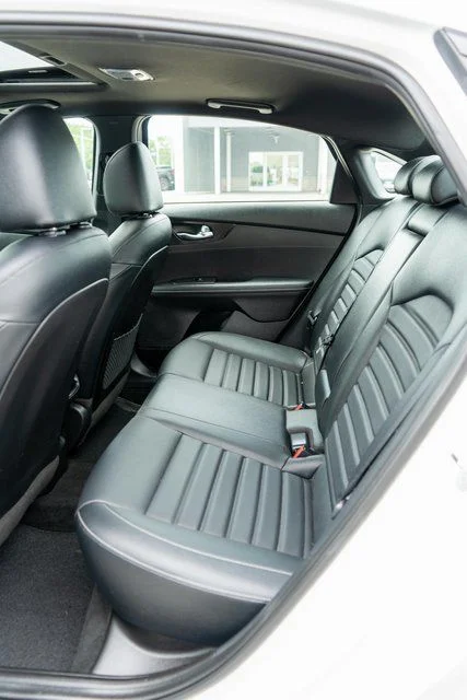 Used 2023 White Kia GT-Line image 11