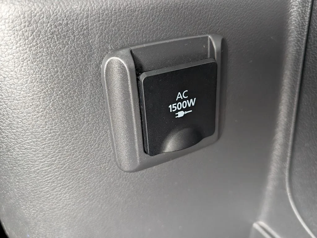 Used 2021  Mitsubishi GT image 12