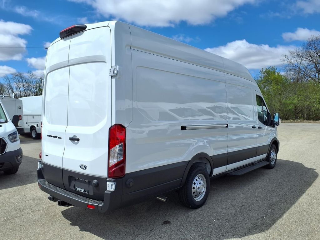 New 2026 Oxford White Ford Cargo Van image 4