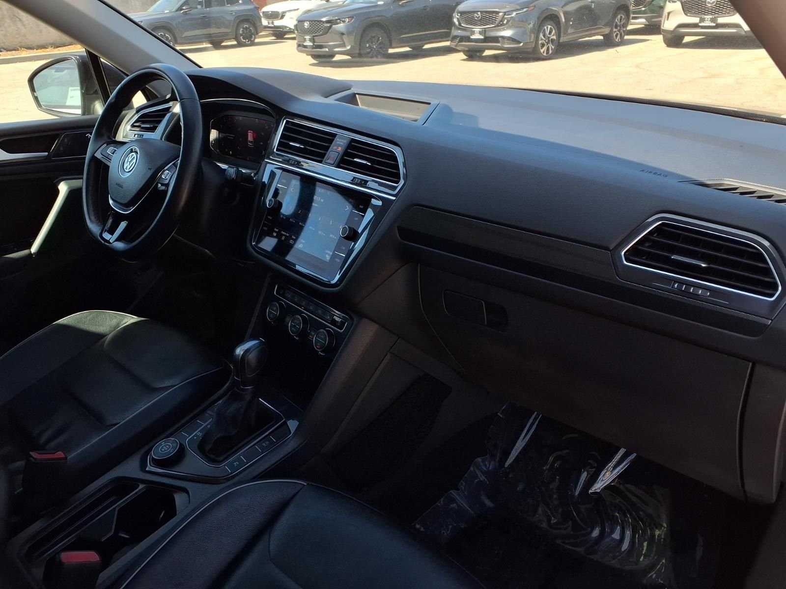 Used 2019 Black Volkswagen 2.0T SEL Premium image 24