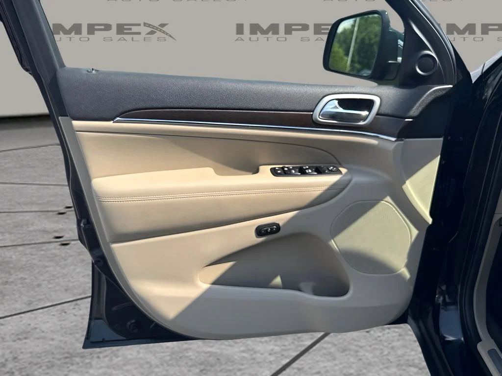 Used 2018 Black Jeep Limited image 16