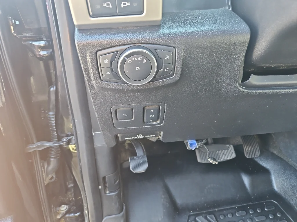 Used 2017 Shadow Black Ford Platinum image 19