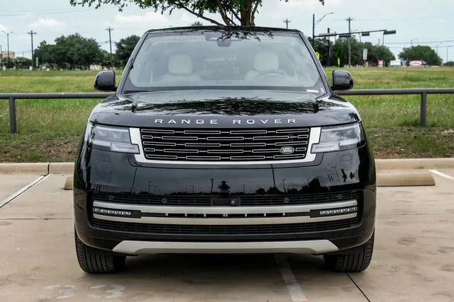 Certified Used 2024 Santorini Black Metallic Land Rover SE image 5