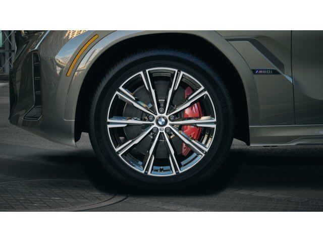 New 2027 Dravit Grey Metallic BMW M60i image 7