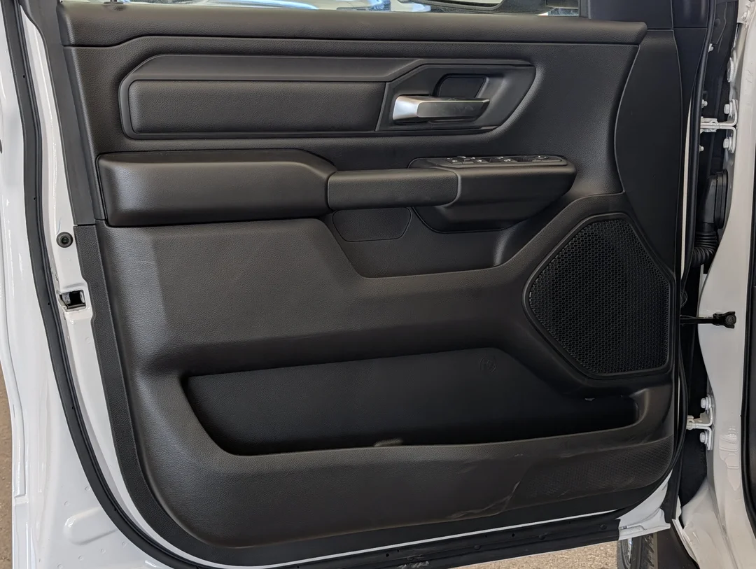 New 2026 White RAM Express - - 4x4 - Remote Start - Adaptive Cruise Control - Class IV Towing & More! image 12