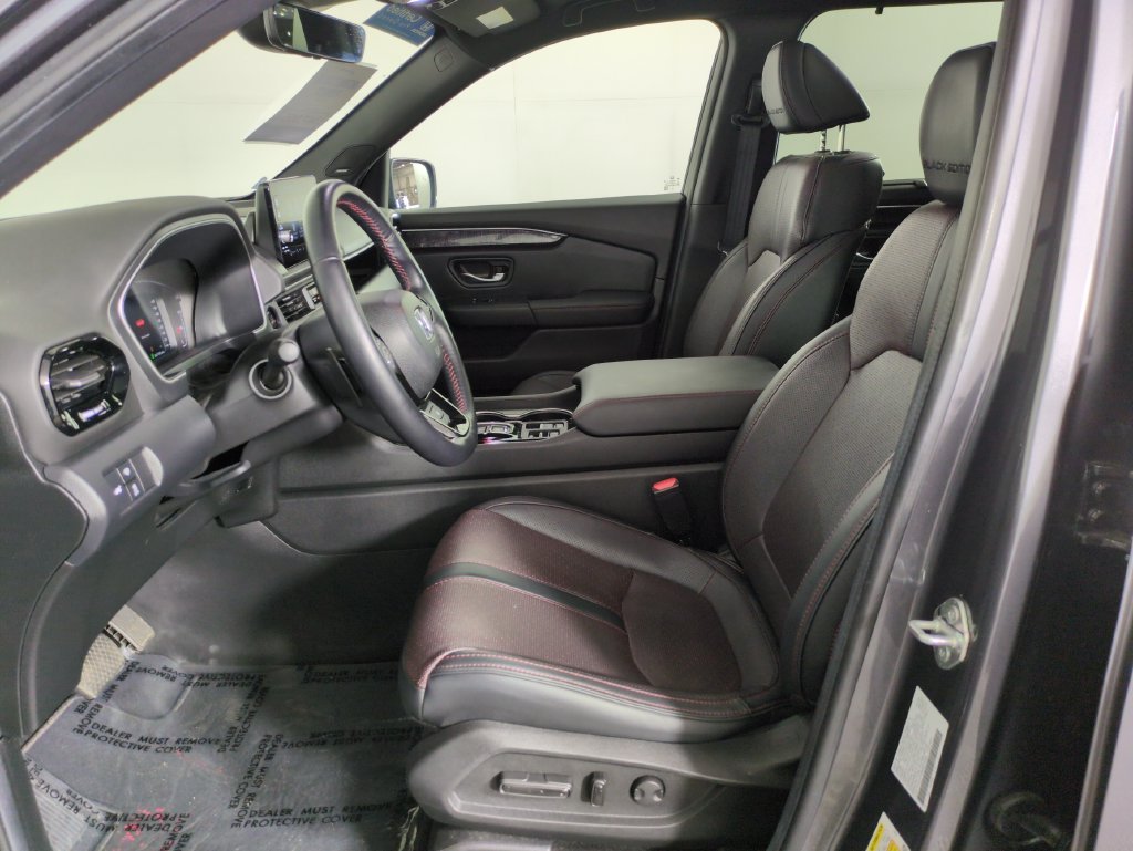 Certified Used 2025 Modern Steel Metallic Honda Black Edition image 15