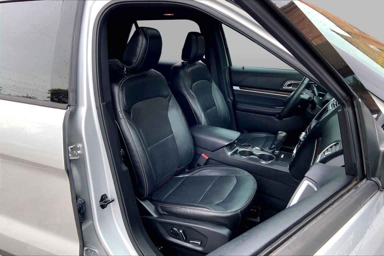 Used 2018 Ingot Silver Ford Limited image 9