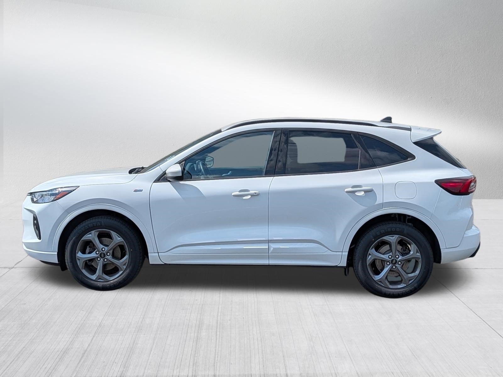 Used 2023 Oxford White Ford ST-Line Select image 4
