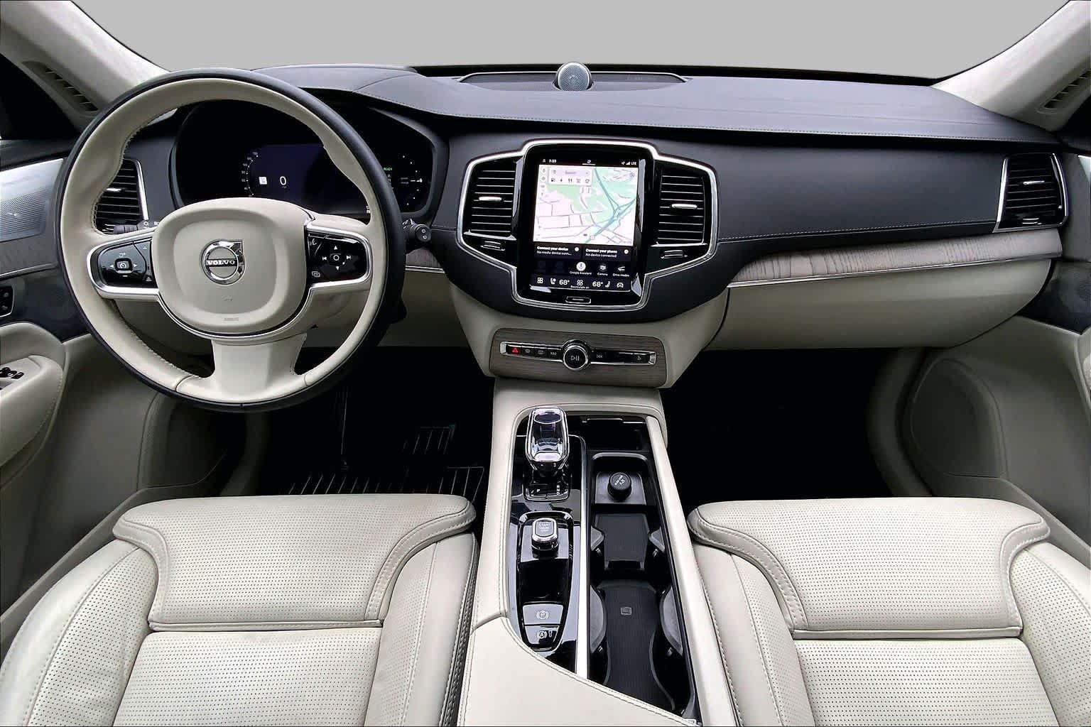Used 2024 Onyx Black Metallic Volvo Ultimate Bright Theme image 16