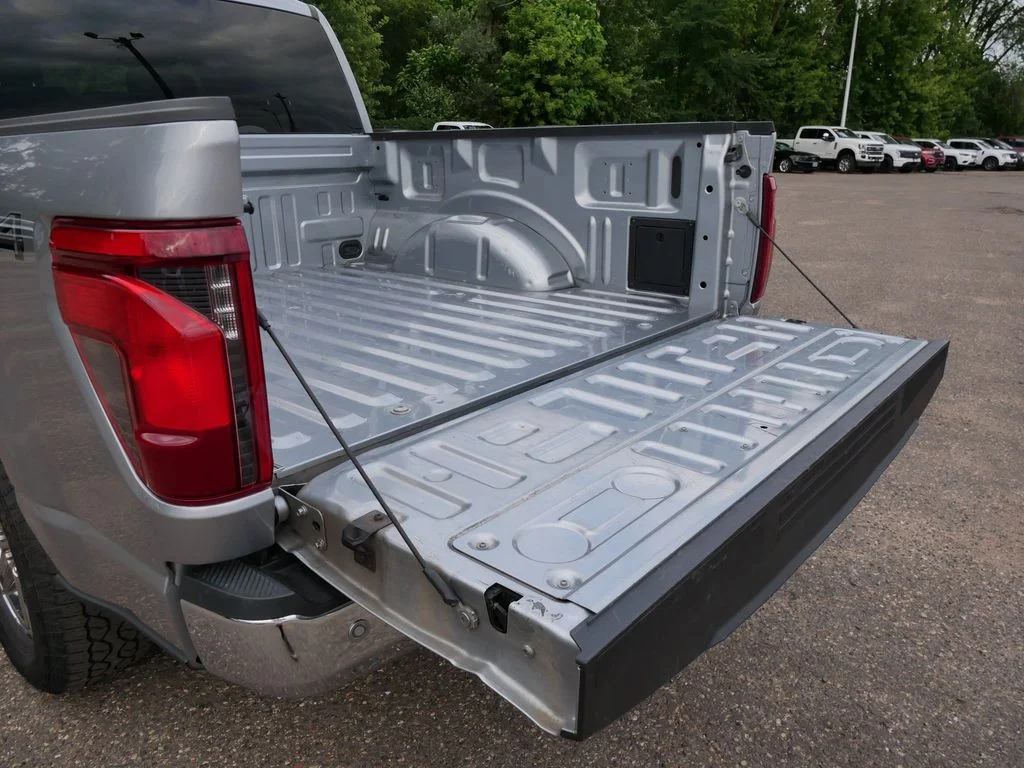 Used 2025 Silver Ford XLT image 10