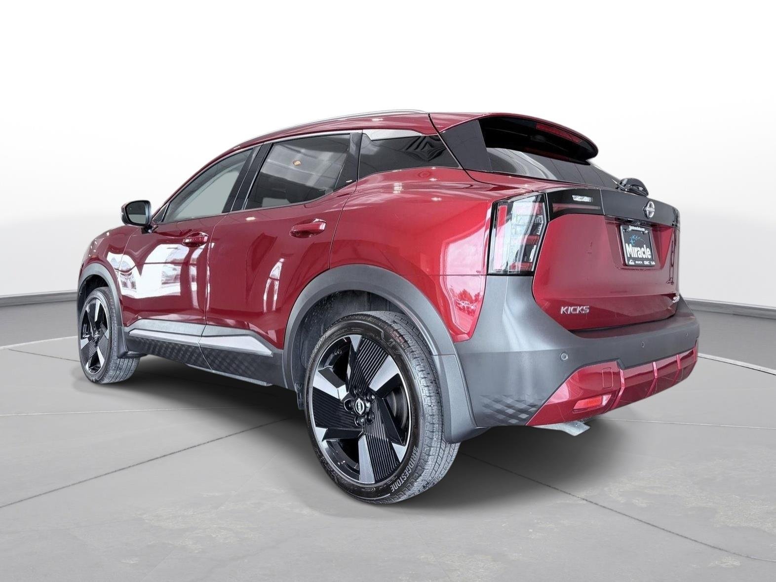 Used 2025 Scarlet Ember Tintcoat Nissan SR image 6