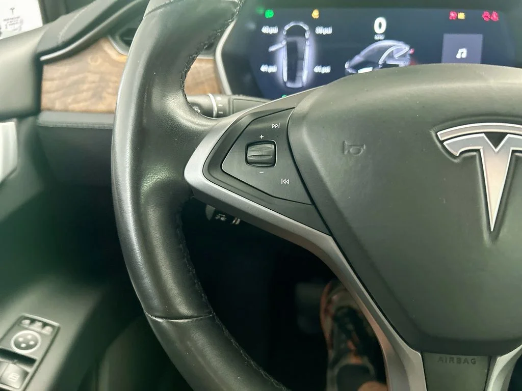 Used 2018 Black Tesla P100D image 12
