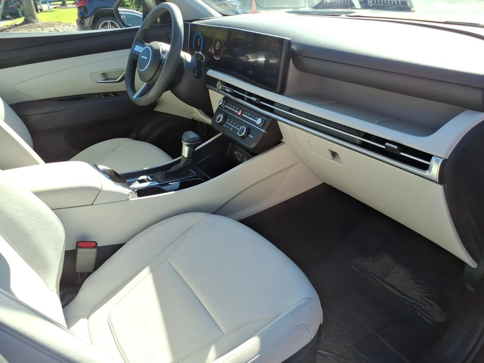 Certified Used 2025 Rockwood Green Hyundai SE image 24
