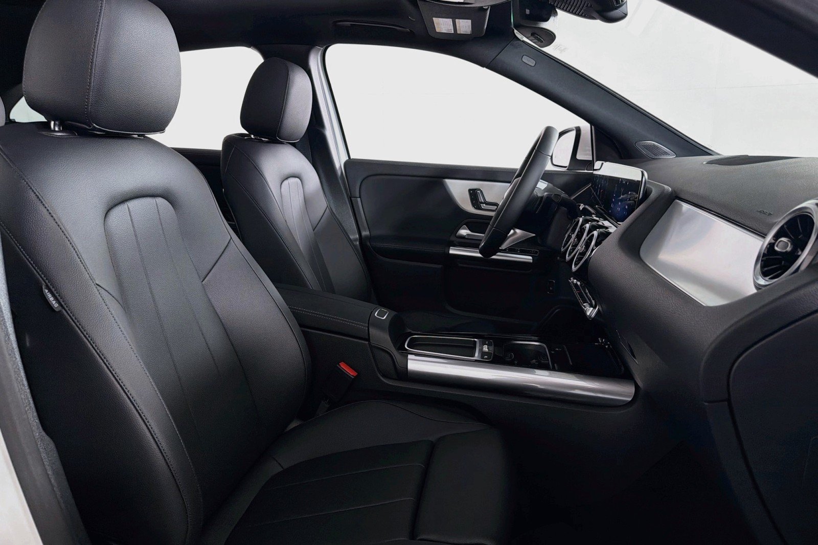 New 2026 Polar White Mercedes-Benz GLA 250 SUV image 6
