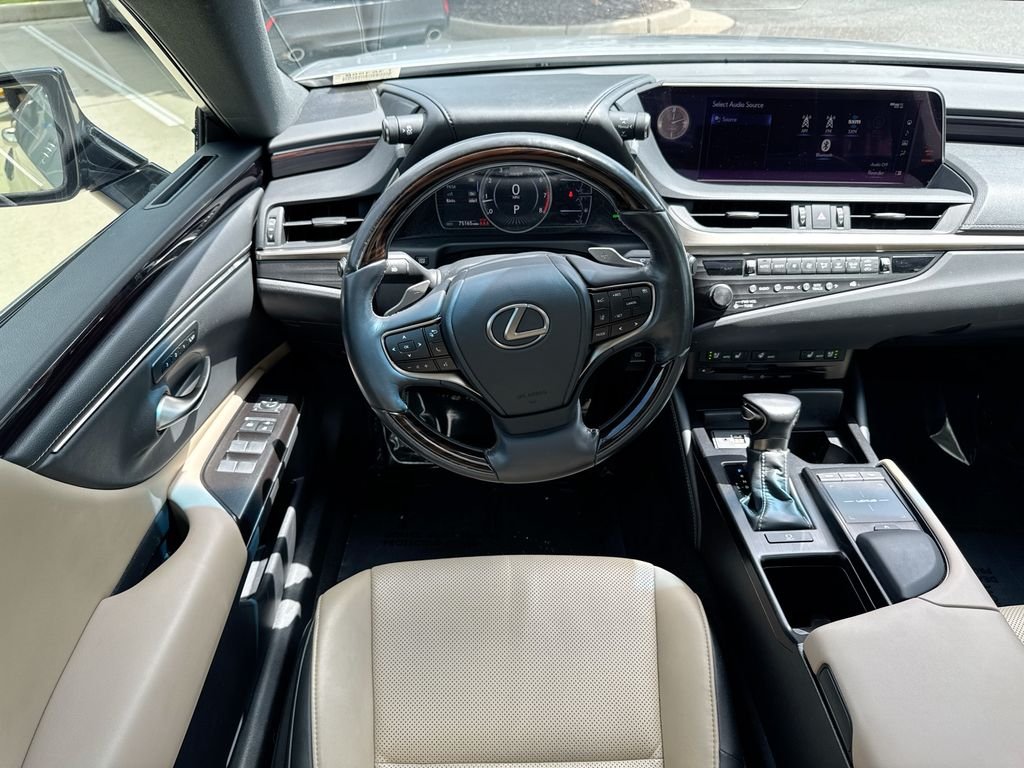 Used 2019 Silver Lexus 350 image 11