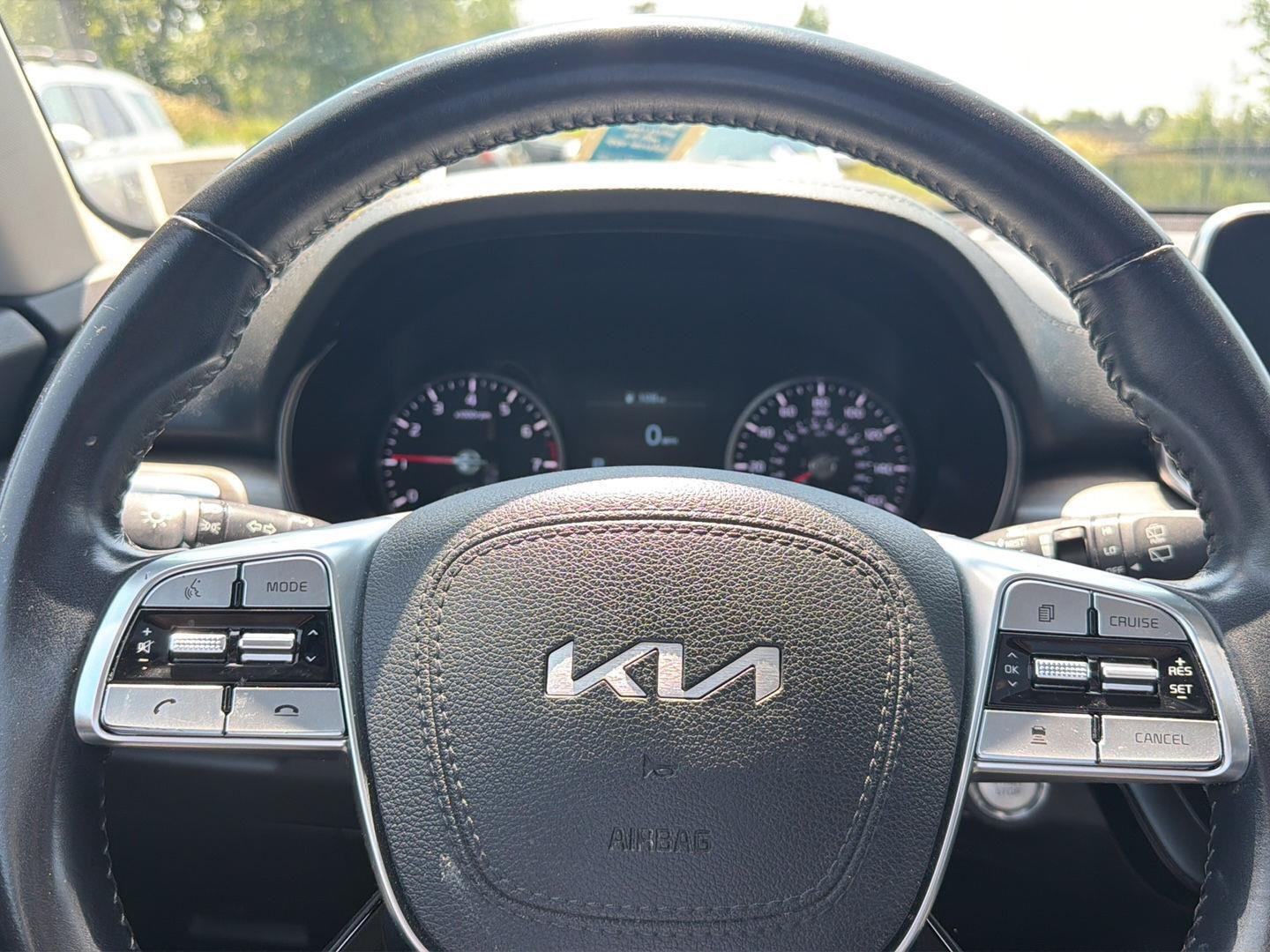 Used 2022 Ebony Black Kia EX image 13